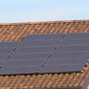 Combien de panneaux photovoltaïques pour 5 000 kW ?