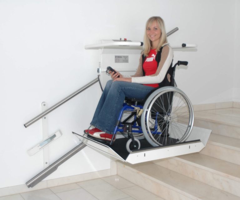 Monte-escalier pour les personnes handicapées : comment trouver le bon équipement adapté à votre situation ?
