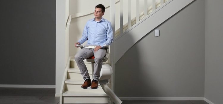 Installer un monte-escalier : la bonne solution pour vous faciliter l’accès aux étages
